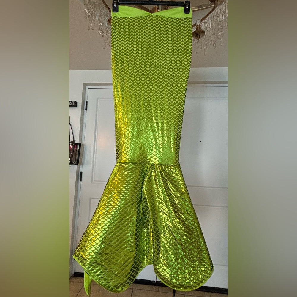 NWT Mermaid Tail, S/M